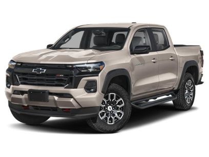 Used 2024 Chevrolet Colorado Z71 w/ Z71 Convenience Package 2