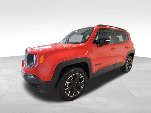 Used 2023 Jeep Renegade Latitude AWD/4WD image 8