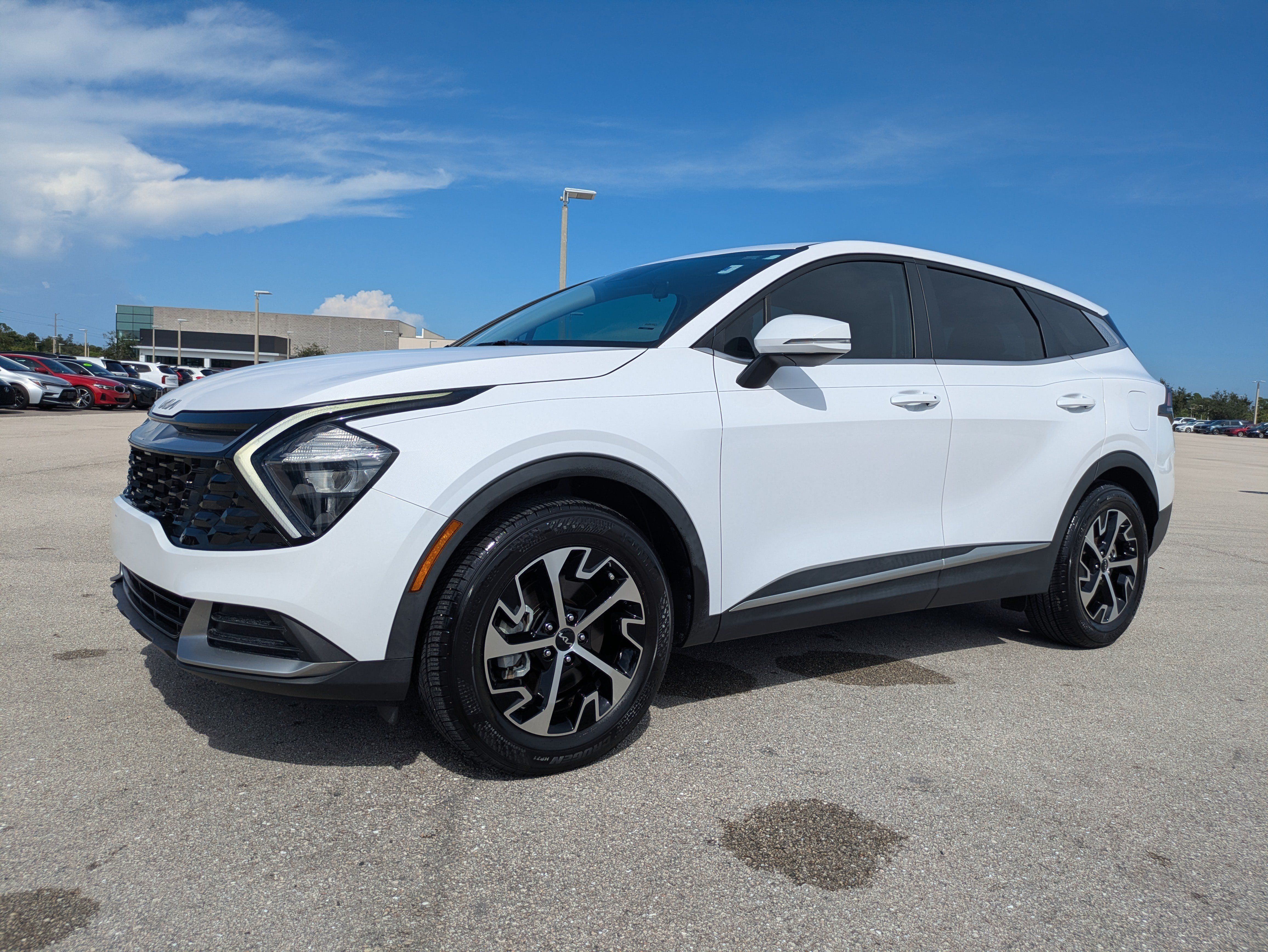 Used 2023 Kia Sportage EX FWD image 8