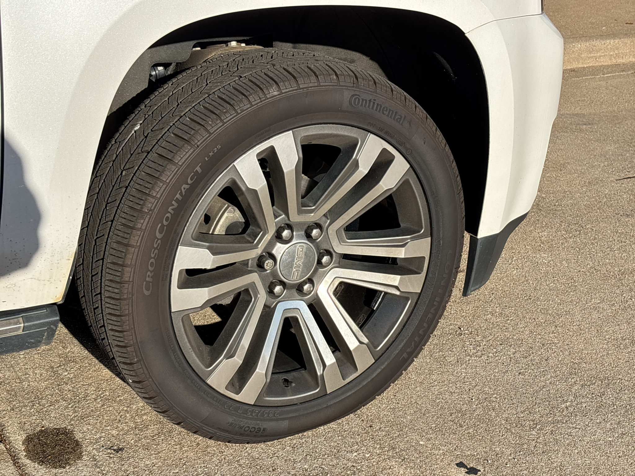 Used 2019 GMC Yukon XL Denali w/ Denali Ultimate Package AWD/4WD image 10