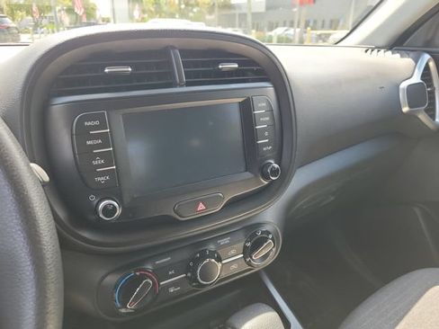 Used 2021 Kia Soul S FWD image 24