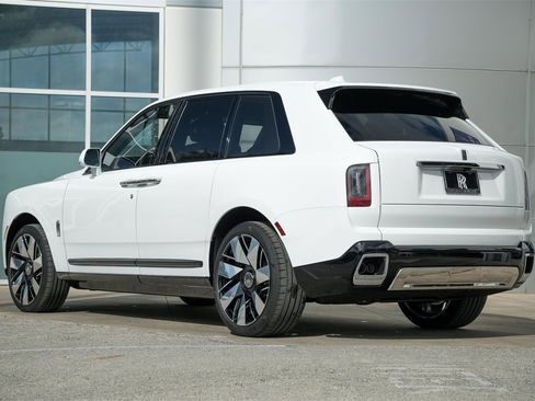 New 2026 Rolls-Royce Cullinan image 11