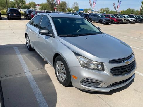 Used 2016 Chevrolet Cruze LS FWD image 3