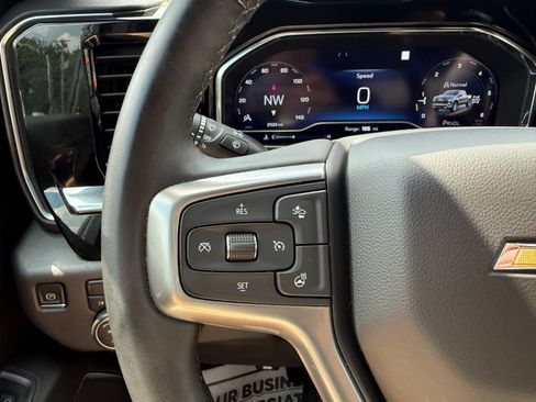 Used 2023 Chevrolet Silverado 1500 LT AWD/4WD image 25