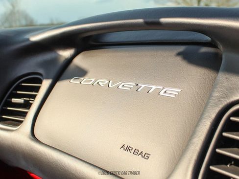 Used 2004 Chevrolet Corvette Convertible w/ Preferred Equipment Group RWD image 39