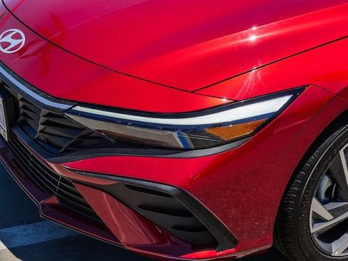 Certified 2025 Hyundai Elantra Sport FWD image 11