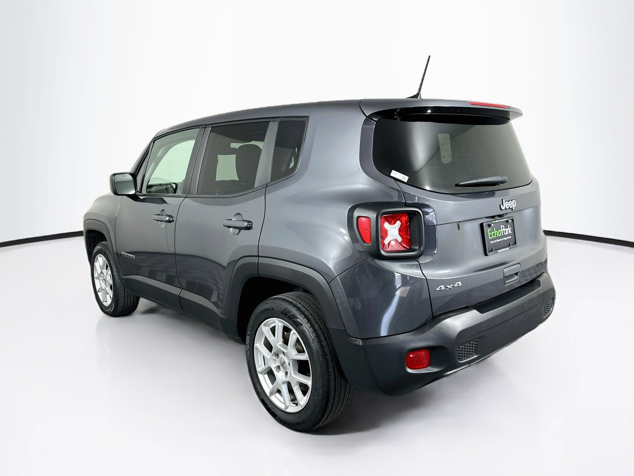 Used 2023 Jeep Renegade Latitude AWD/4WD image 5