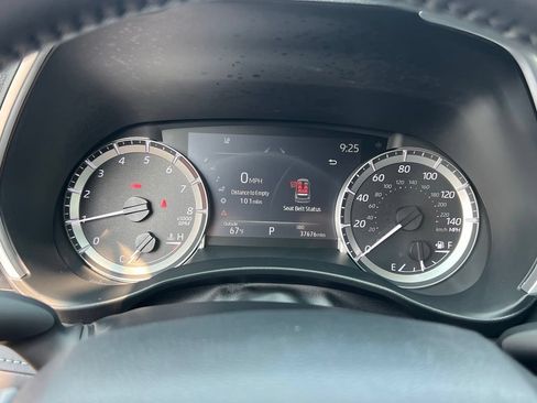 Used 2023 Toyota Highlander XSE AWD/4WD image 25