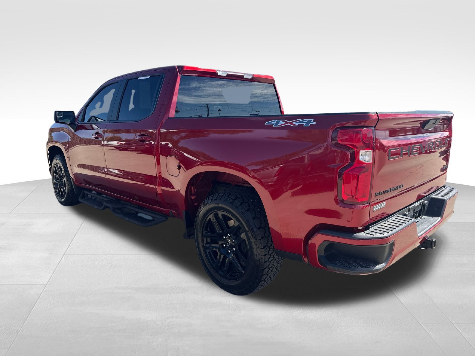 Used 2021 Chevrolet Silverado 1500 RST w/ LPO, Blackout Package AWD/4WD image 17