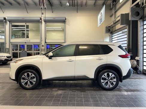 Used 2023 Nissan Rogue SV w/ SV Premium Package AWD/4WD image 4