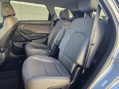 Used 2017 Hyundai Santa Fe Limited FWD image 19