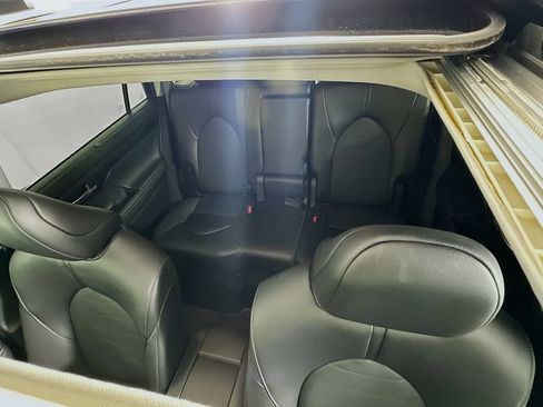 Used 2025 Toyota Highlander XLE FWD image 22