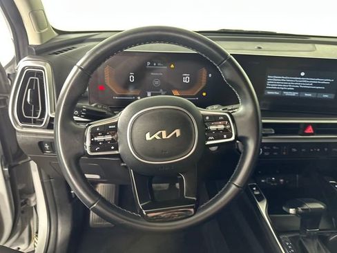 Used 2024 Kia Sorento S w/ Panoramic Sunroof Package image 14