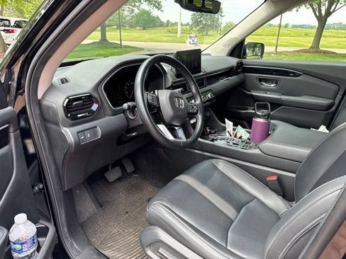 Used 2024 Honda Pilot Touring image 10