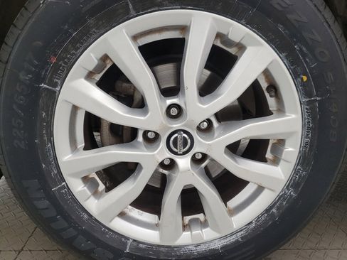 Used 2018 Nissan Rogue SV w/ Premium Package AWD/4WD image 31