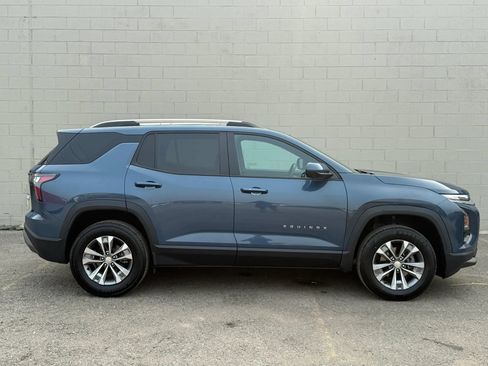 Used 2026 Chevrolet Equinox LT w/ Safety and Technology Package FWD image 8