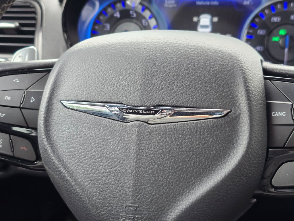 Used 2019 Chrysler 300 S AWD/4WD image 32