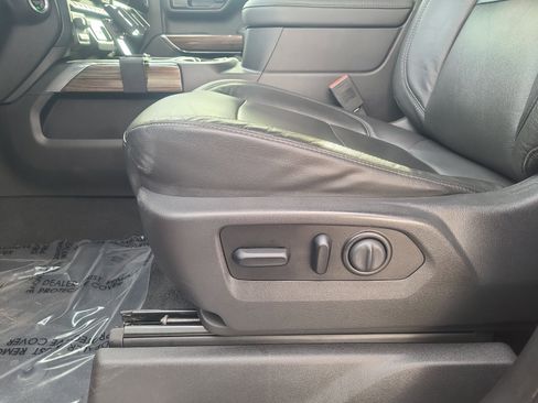 Used 2020 Chevrolet Silverado 1500 LT Trail Boss image 14