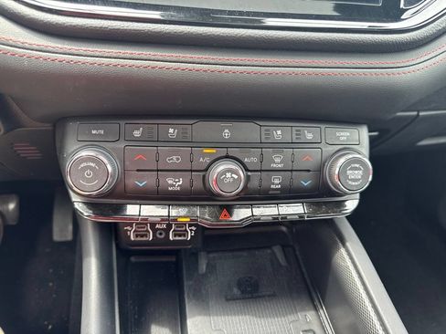 Used 2023 Dodge Durango R/T RWD image 9