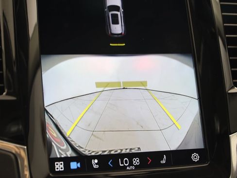 Used 2023 Volvo XC90 T8 Plus image 10