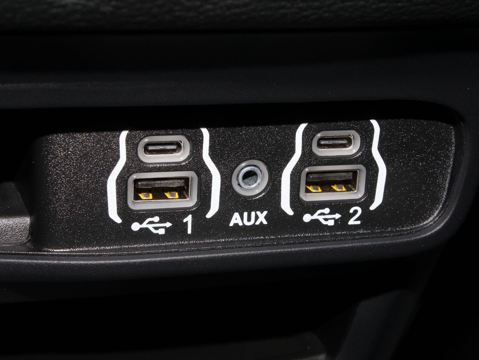 Used 2025 Chrysler Pacifica Select AWD/4WD image 17