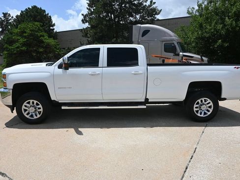 Used 2019 Chevrolet Silverado 3500 LT AWD/4WD image 5