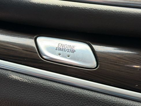 Certified 2018 Buick Enclave Essence FWD image 16