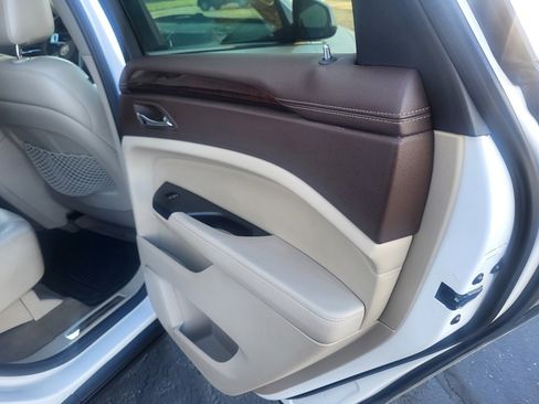 Used 2015 Cadillac SRX Premium image 13