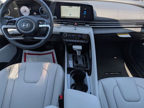 New 2026 Hyundai Elantra Limited FWD image 9
