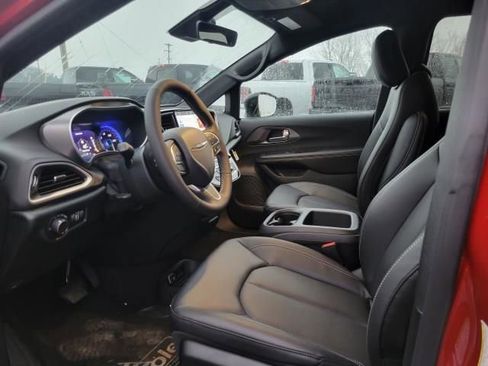 New 2026 Chrysler Voyager LX image 14