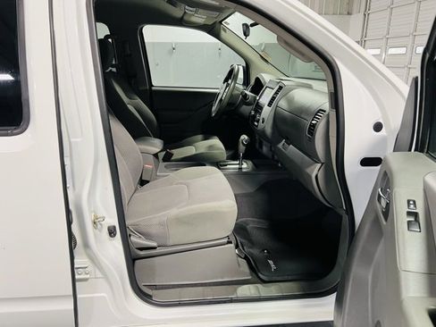 Used 2019 Nissan Frontier SV image 33