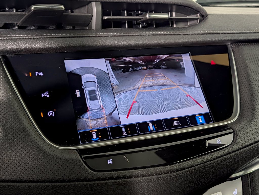 Used 2022 Cadillac XT5 Premium Luxury w/ Technology Package FWD image 31