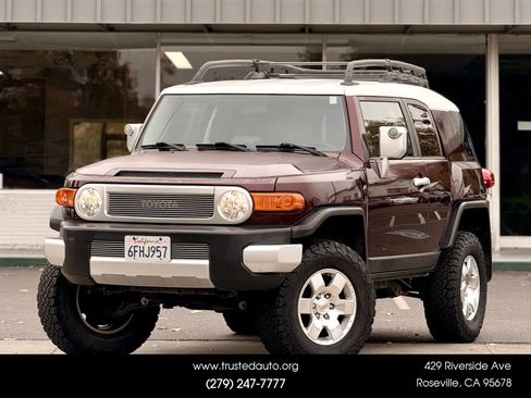 Used 2007 Toyota FJ Cruiser 4WD image 1