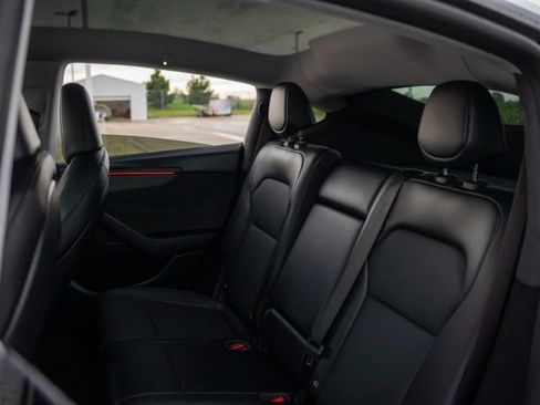 Used 2026 Tesla Model Y AWD image 17