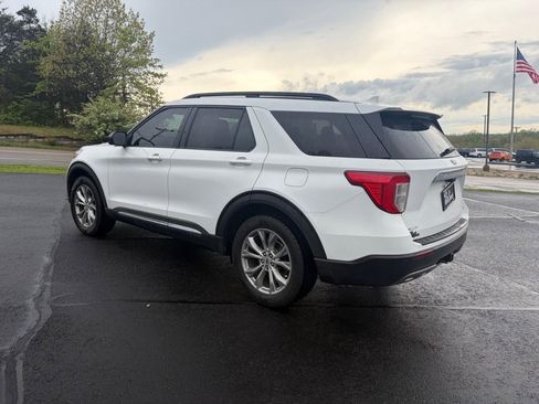 Used 2020 Ford Explorer XLT w/ Equipment Group 202A image 3