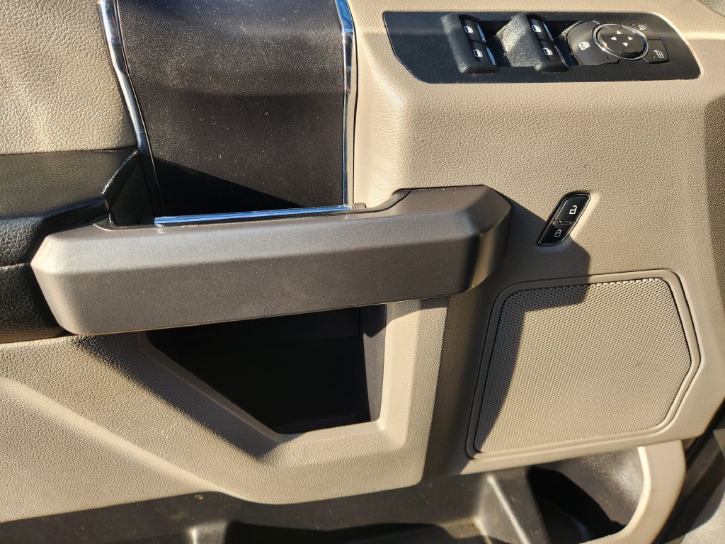 Used 2016 Ford F150 XLT AWD/4WD image 22