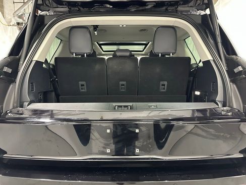 Used 2025 Lincoln Navigator Reserve image 52