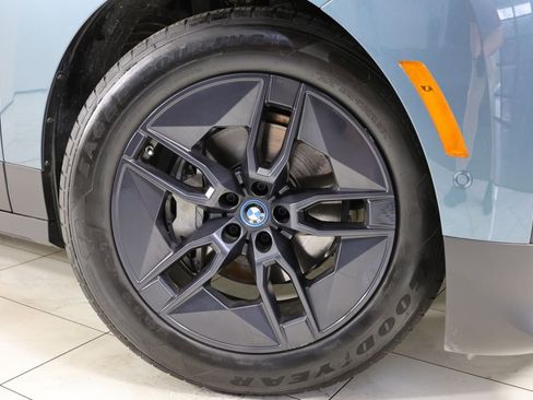 Used 2023 BMW iX xDrive50 w/ Premium Package AWD/4WD image 14