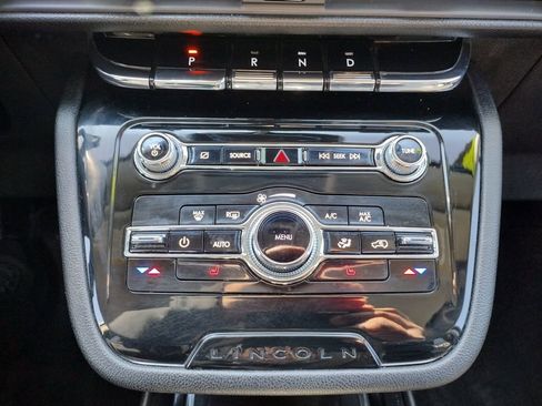 Used 2022 Lincoln Corsair Reserve AWD/4WD image 6