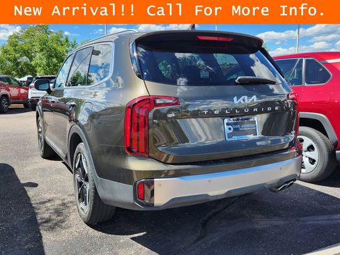 Used 2025 Kia Telluride S AWD/4WD image 5
