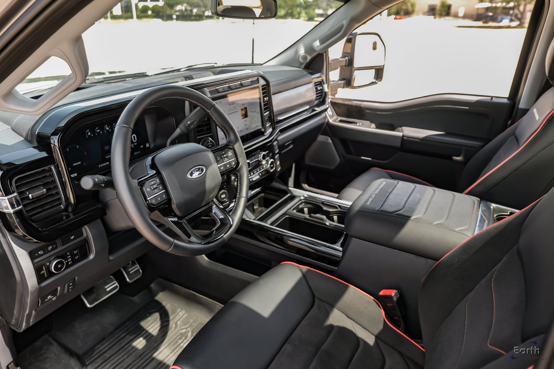 Used 2024 Ford F250 Lariat w/ Lariat Ultimate Package AWD/4WD image 3
