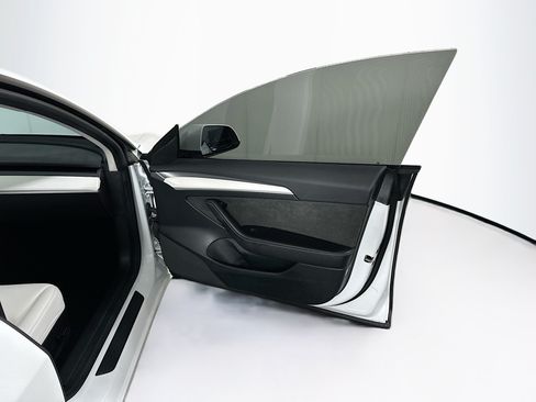 Used 2023 Tesla Model 3 Standard Range RWD image 32