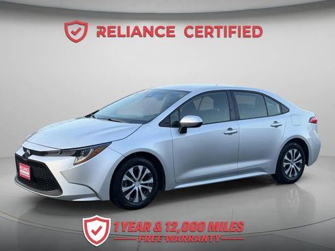 Used 2022 Toyota Corolla LE FWD image 2