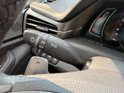 Used 2020 Hyundai Ioniq SE FWD image 18