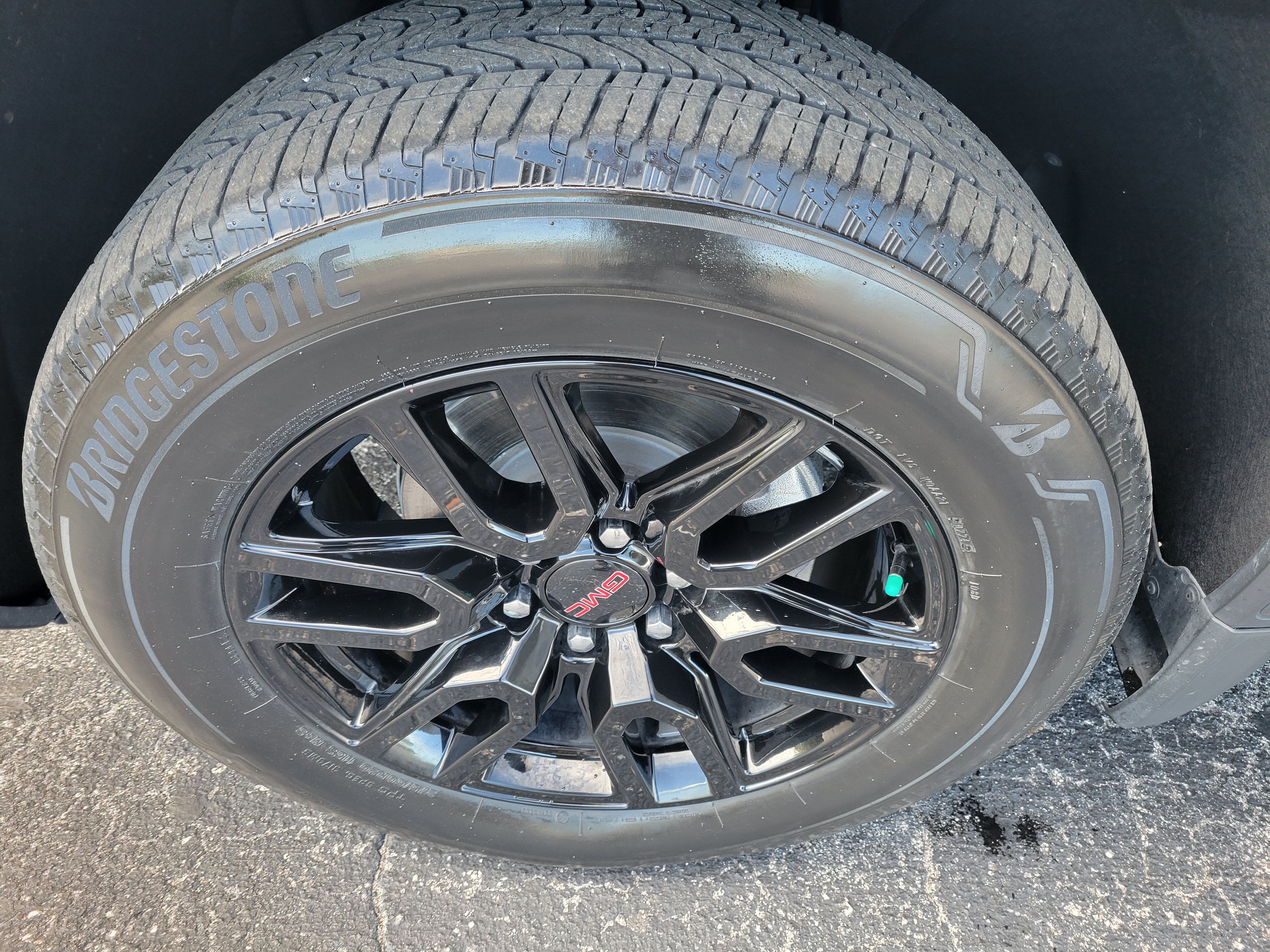 Certified 2024 GMC Sierra 1500 Elevation w/ LPO, Elevation Black Package AWD/4WD image 41