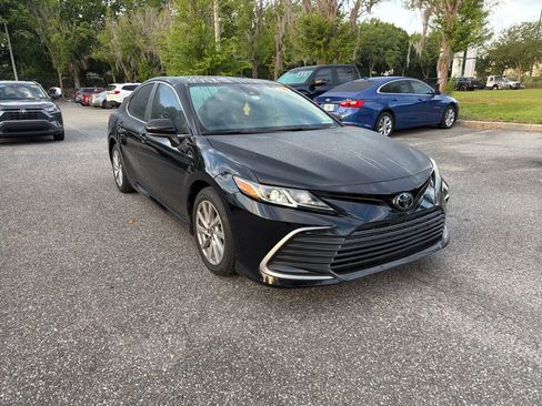 Used 2023 Toyota Camry LE image 7