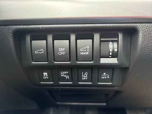 Used 2017 Subaru Outback 2.5i Premium image 11