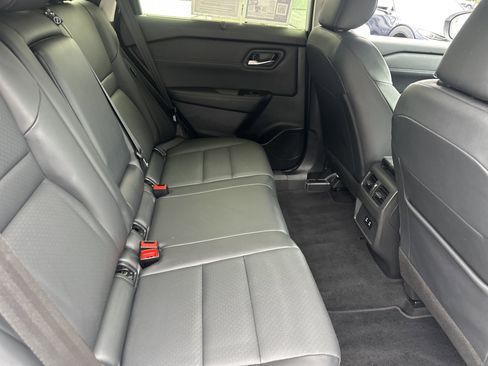 Used 2024 Nissan Rogue SV w/ SV Premium Package image 14