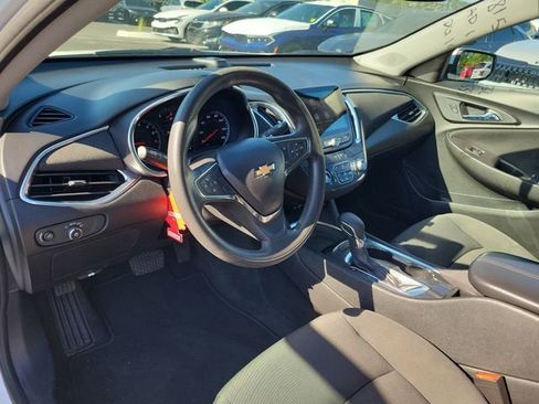 Used 2021 Chevrolet Malibu LT FWD image 12