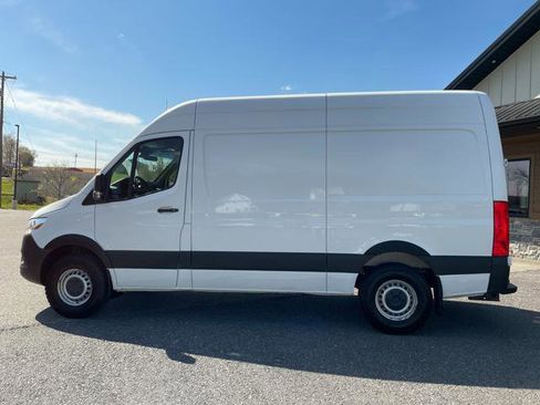 Used 2019 Mercedes-Benz Sprinter 2500 image 4